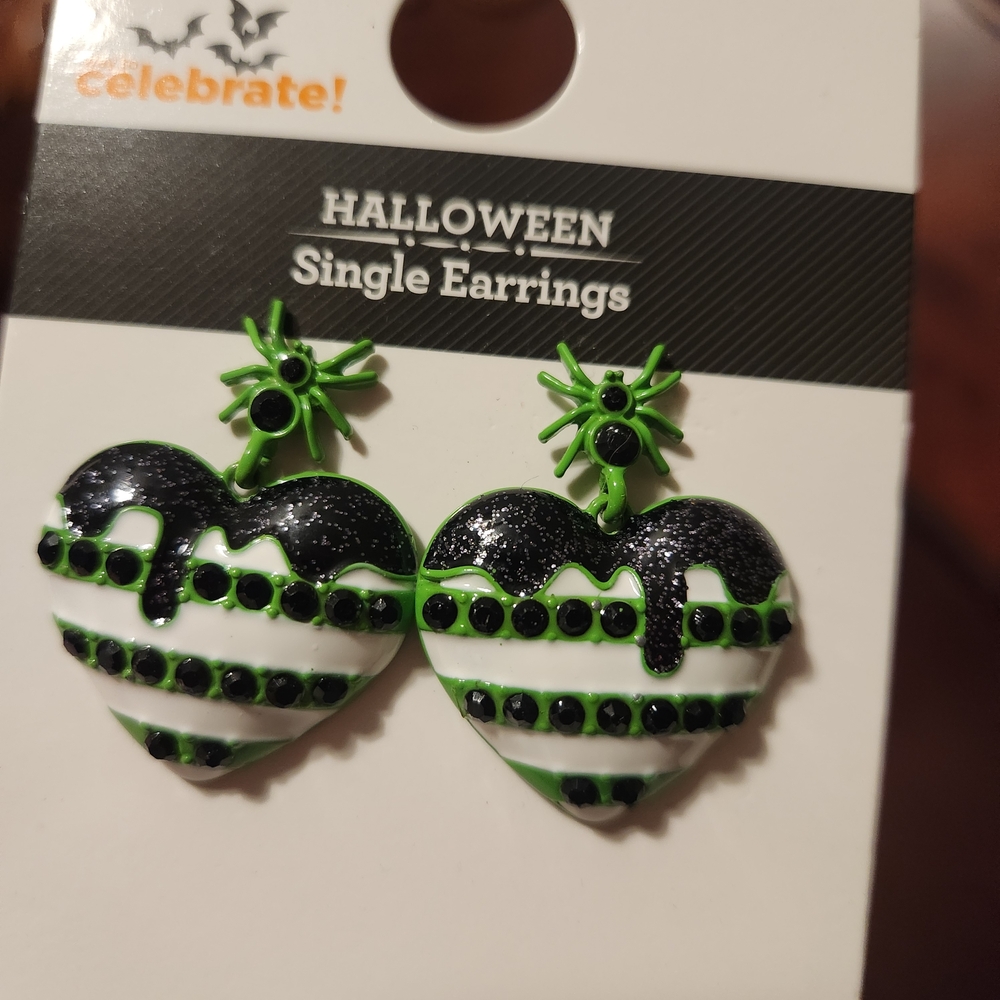 Halloween Heart Earrings with Spider Design Black & Green NWT
